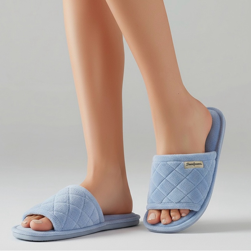 Dearfoams Light Blue Quilted Slippers